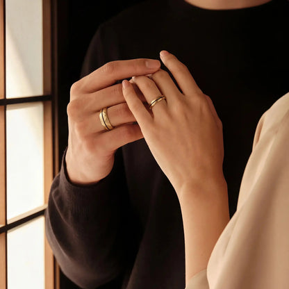 Pair of metal rings with stripe Japanese Melody